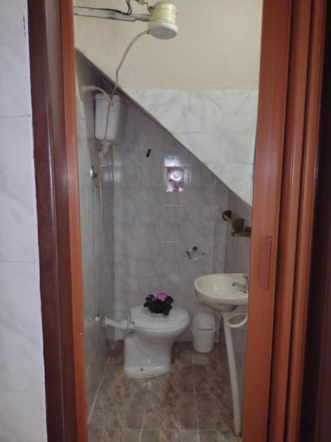 Kit Na Apartment